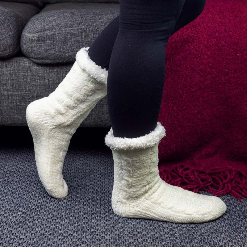 Fodrade sockor med halksydd (vit) - Håller fötterna varma (299 kr) -  Fotbutiken.se