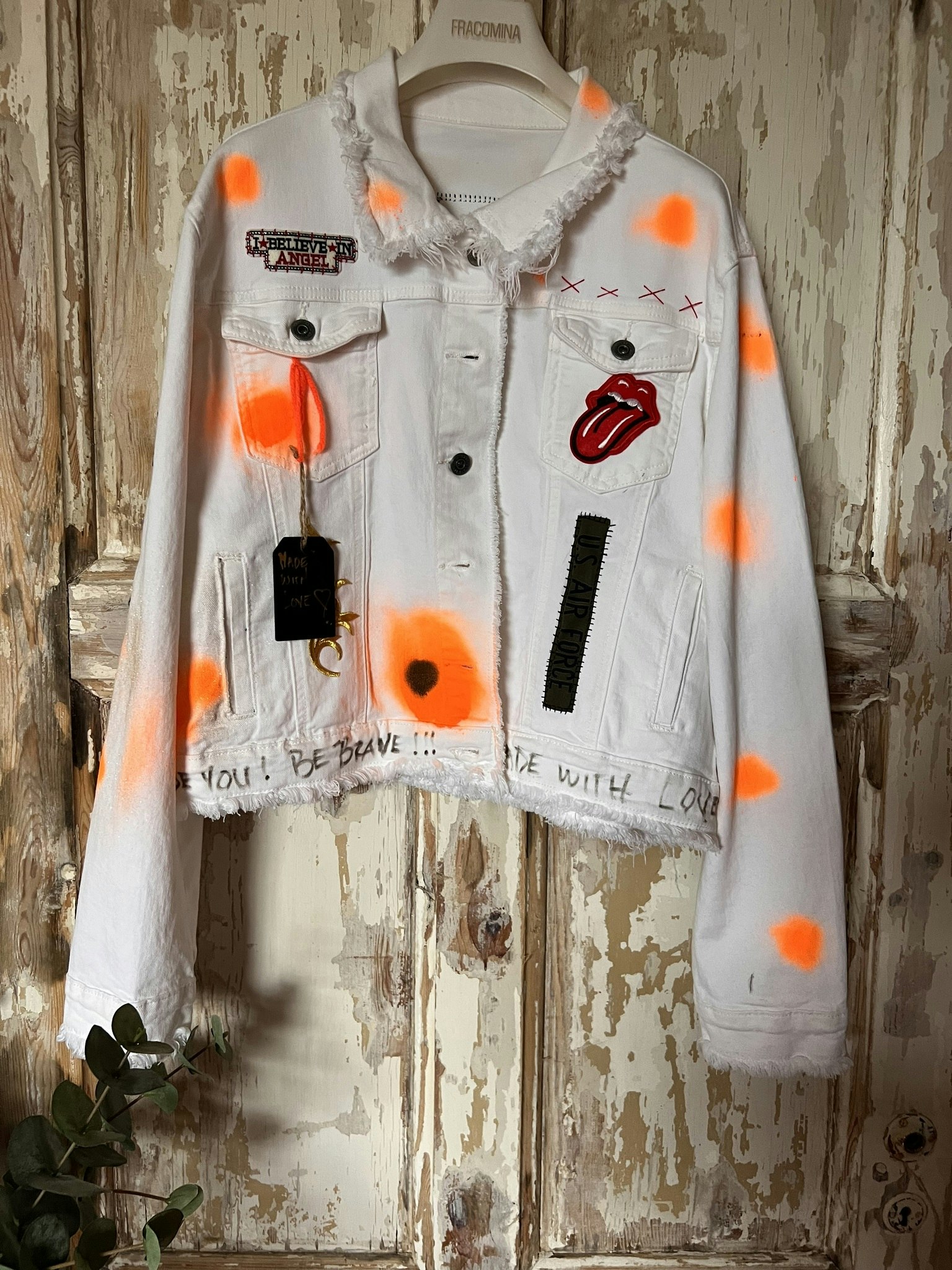 WHITE JEANS JACKET ”ORANGESKULL”