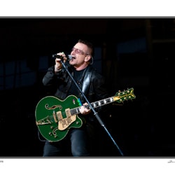 U2 -- Bono