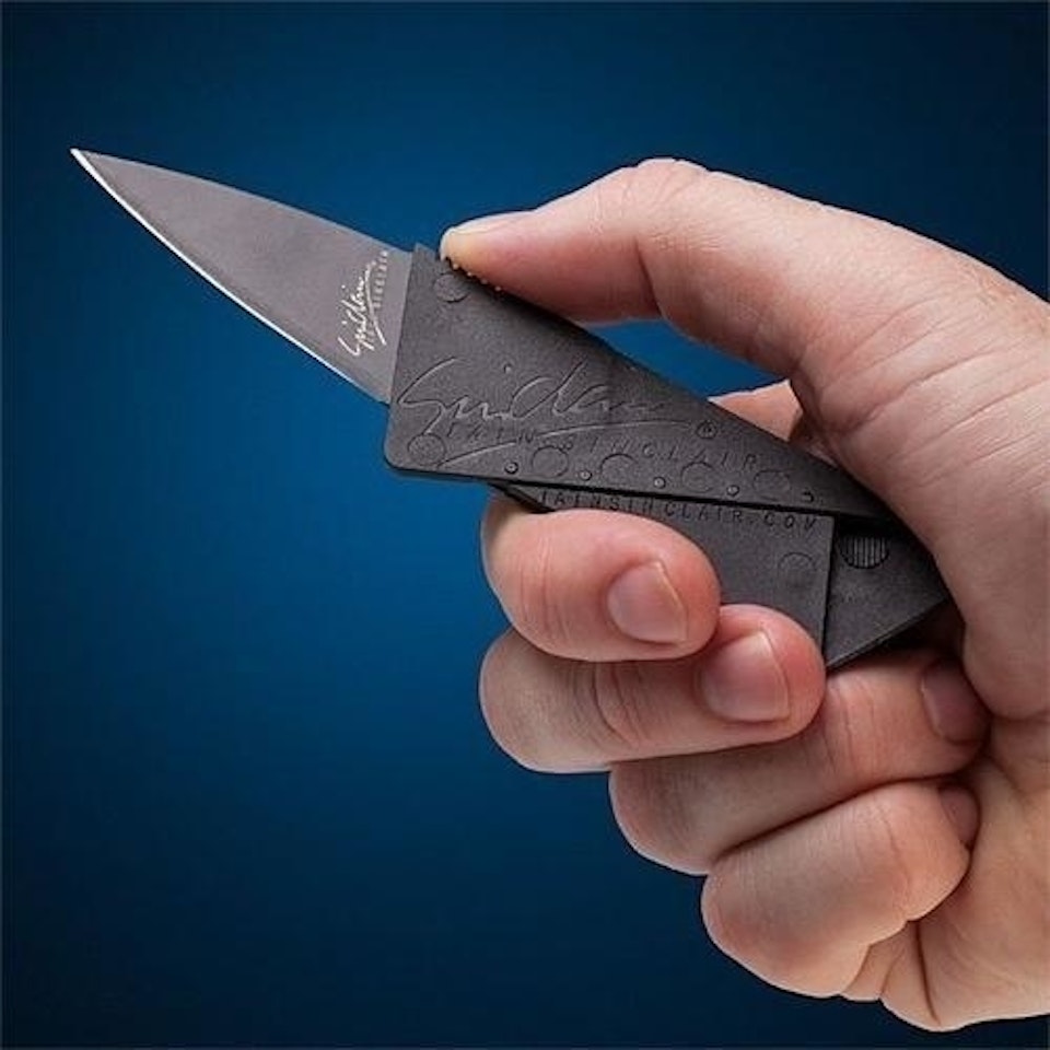 Cardsharp 2 Credit Card Knife, Dold kreditkortskniv för plånboken -  Utrustning för Ordningsvakt, OV, Väktare och Polis - TACSTORE.SE