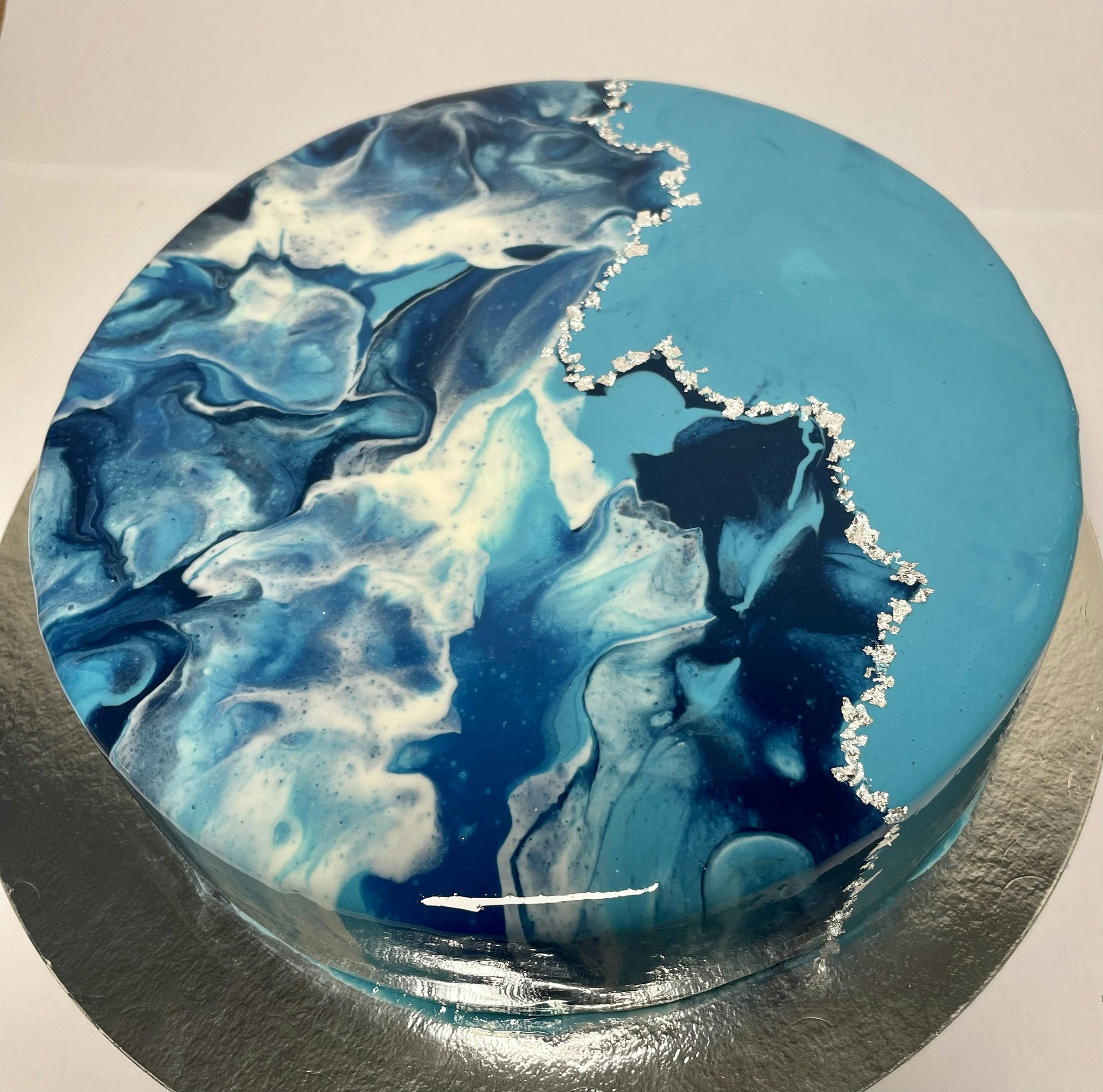 Moussetårta med mirrorglaze, 12-15 bitar