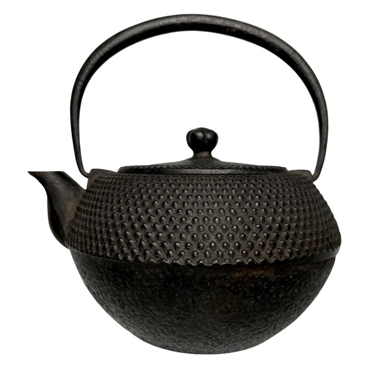 Old teapot, cast iron, Japan, signed - Tigris Antiques &amp; Art