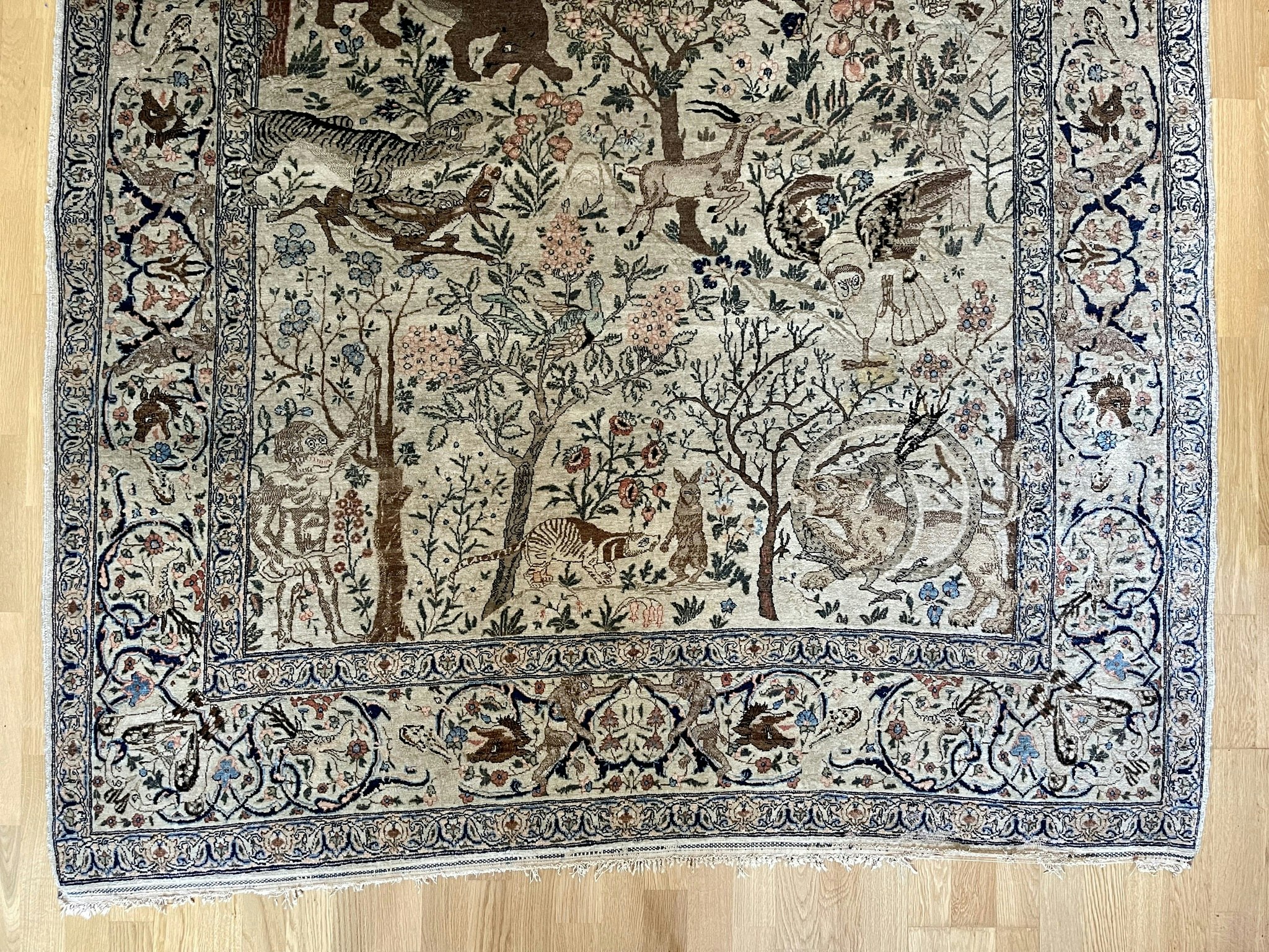 Tapis persan antique de Tabriz daté de 1218.AH