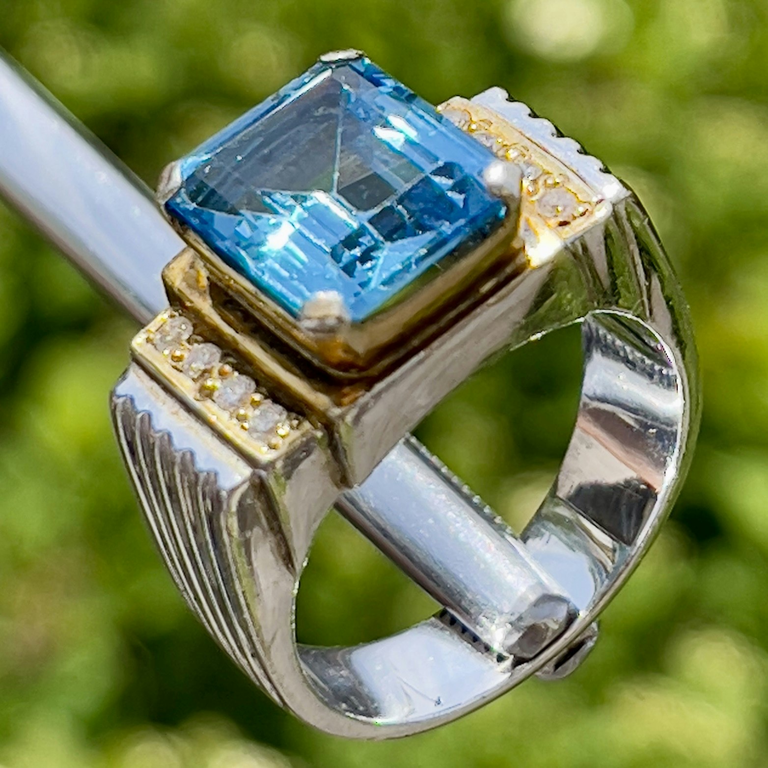 6,75 Karat naturlig blå Topaz, silverring med certifikat