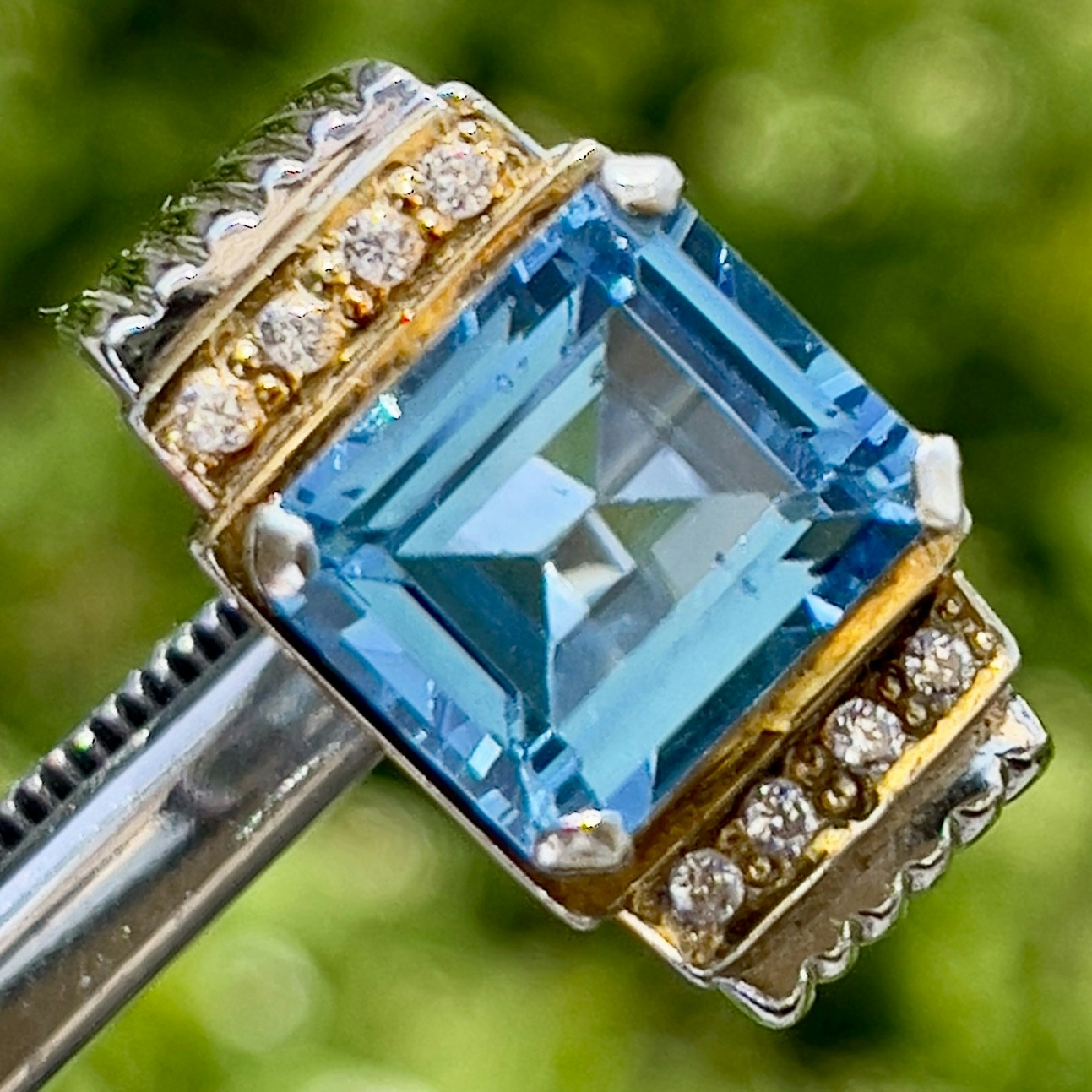 6,75 Karat naturlig blå Topaz, silverring med certifikat