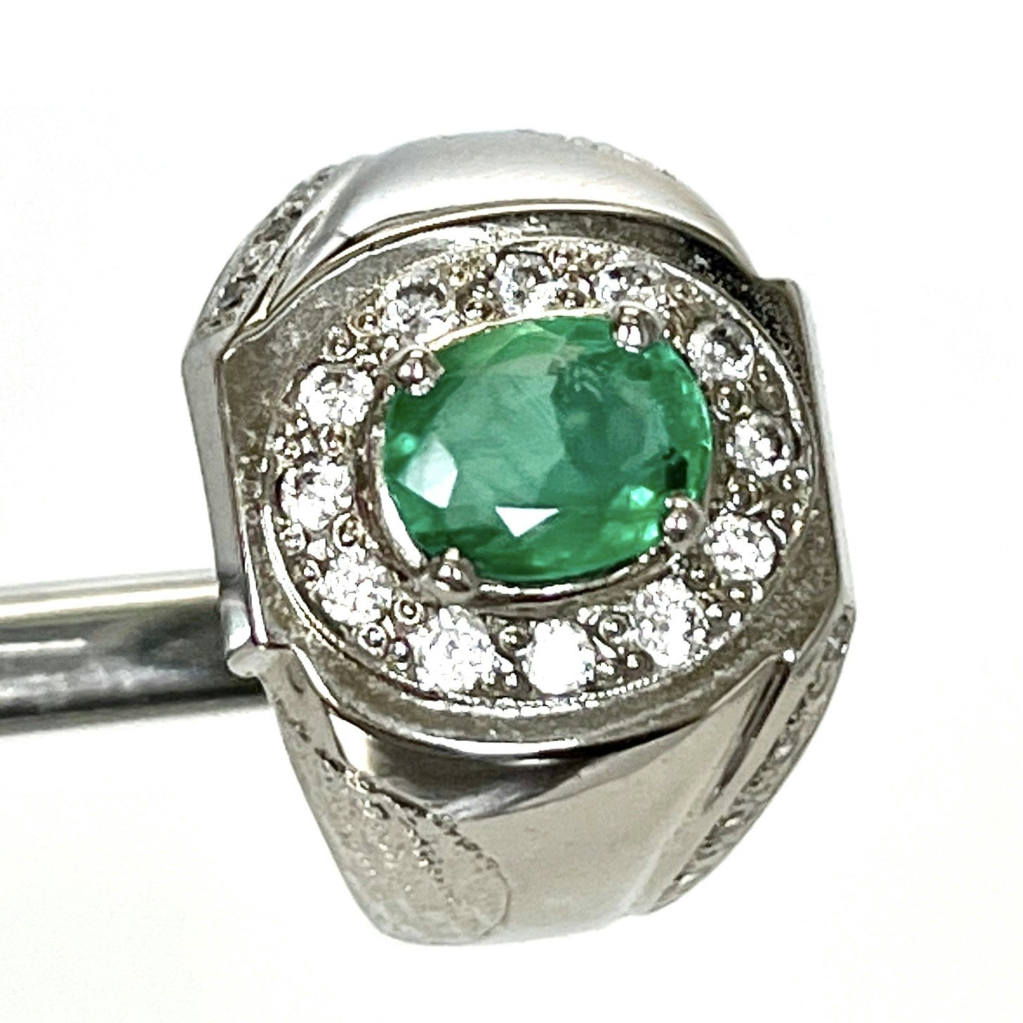 1.84 carat natural emerald, silver ring with certificate