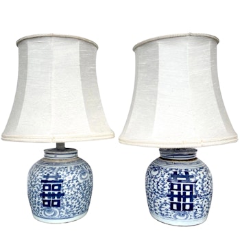 Ett par Kinesisk porslin bordslampor, Qing Dynastin (1644-1912)