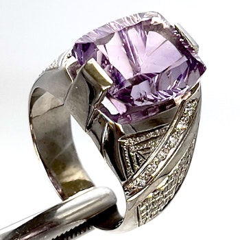 11.00 Carat natural Amethyst, silver ring with certificate
