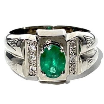 1,80 karat naturlig smaragd, handgjord silverring  med certifikat