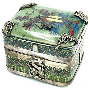 Boîte en porcelaine chinoise antique avec couvercle