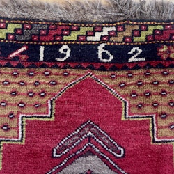 Handknuten gammal orientalisk galleri mattan, Daterad 1962, ca 380 x 110 cm