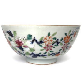 Qing Dynasty (1644 -1912) Chinese porcelain bowl