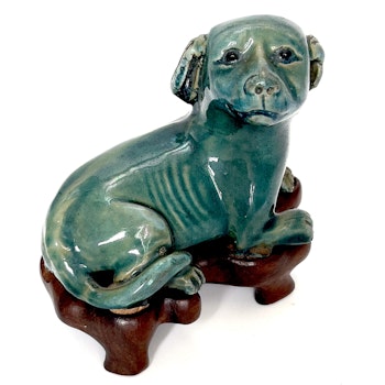 Kangxi period (1662-1722) Chinese ceramic dog