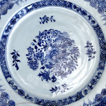 Qianlong (1735-1796) Plat en porcelaine chinoise