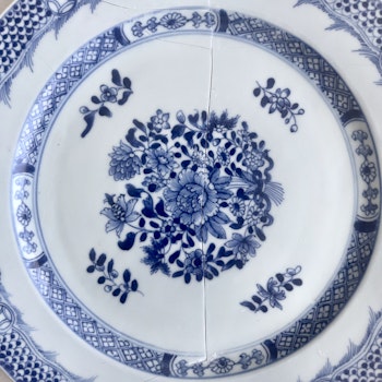 Qianlong (1735-1796) Plat en porcelaine chinoise