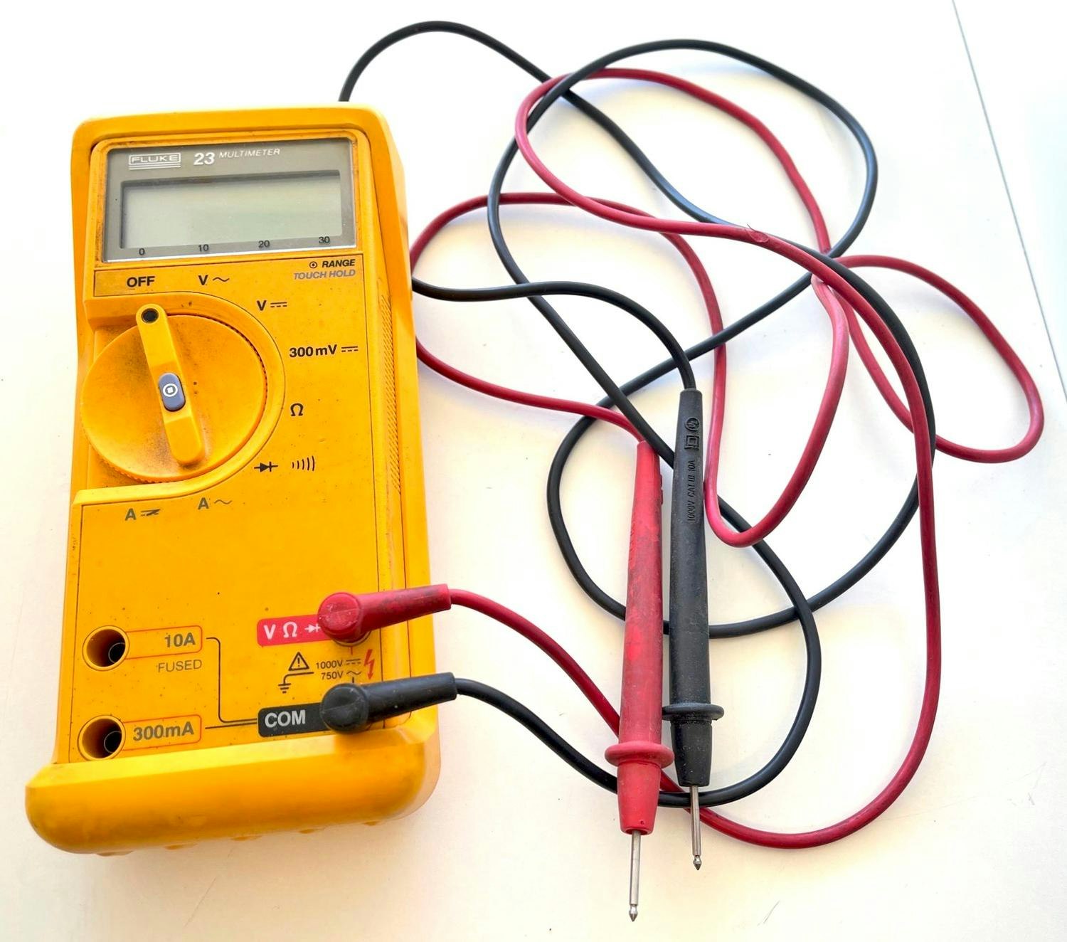 Fluke 23 Multimeter