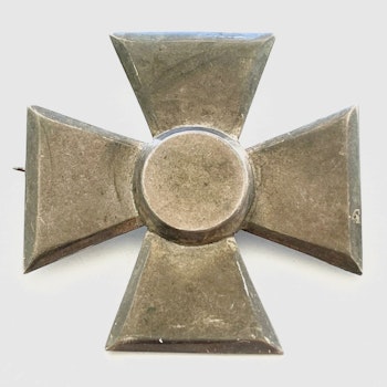 BROOCH silver in the form of an iron cross HE 1939 N8