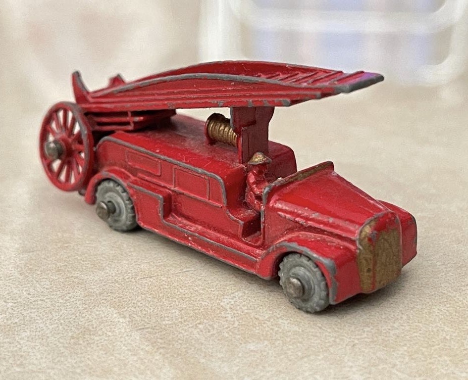 Matchbox Lesney 9-A en miniatyr Dennis brandbil från 1955