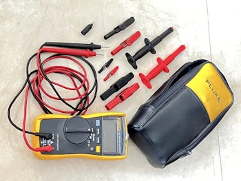 Fluke 113 Digital Multimeter