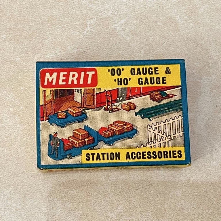 Merit Nameboard Seats with Figures 5088 HO