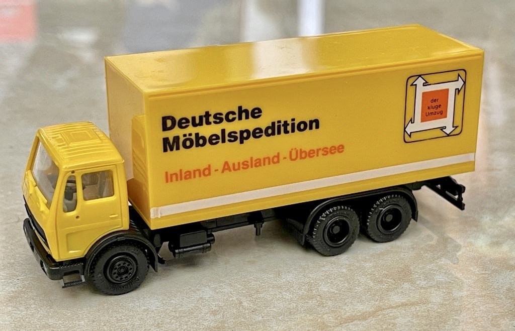 Herpa MB NG Topsleeper Box Trailer Truck Deutsche Möbelspedition H9177