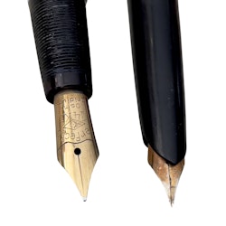 Två Reservoarpennor en Perfecto Superior stift i 14K guld och Penol