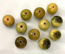 Old bakelite beads 34 grams