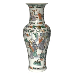 Cina, vaso in porcellana della dinastia Qing (1644-1912).