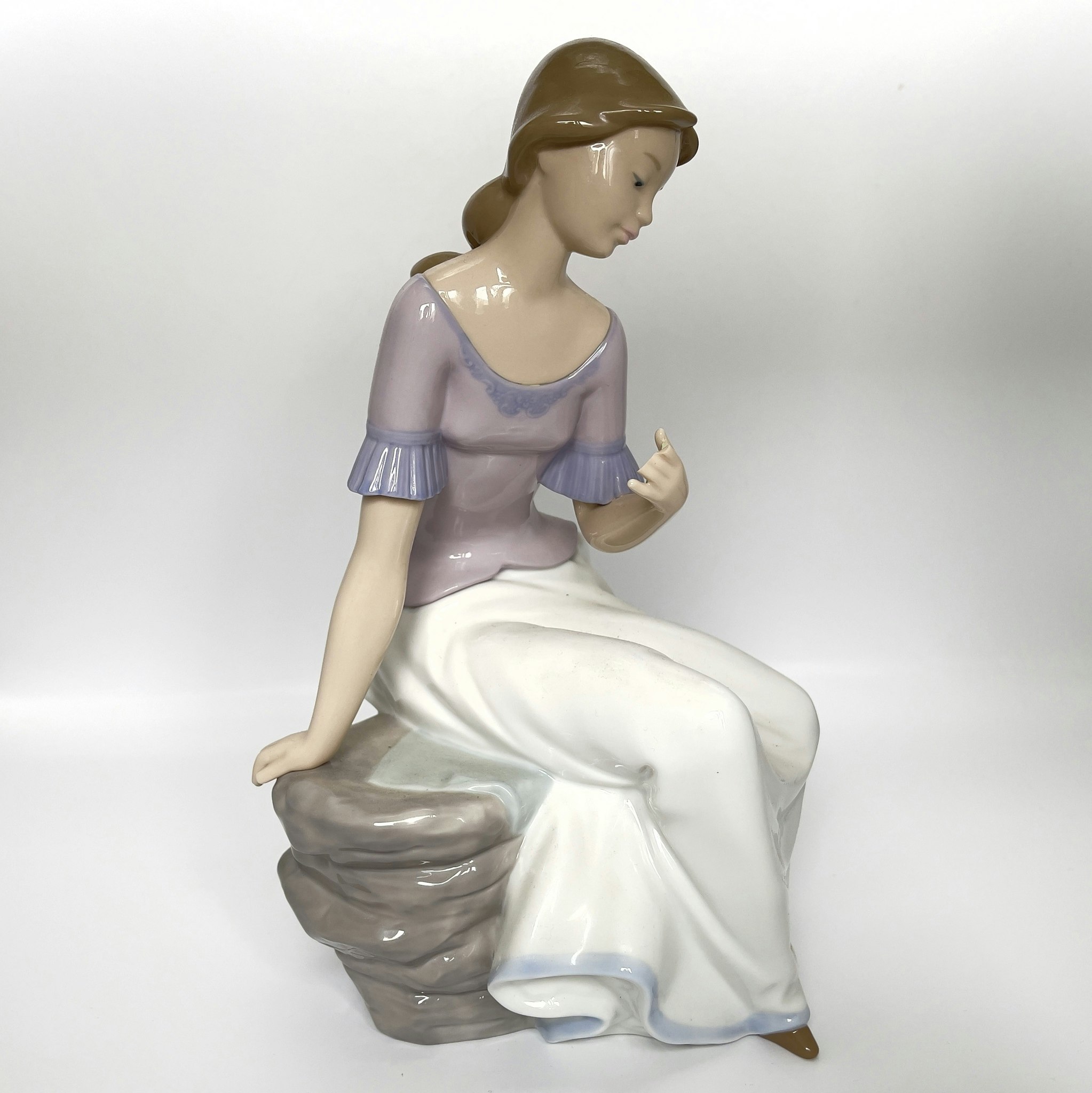 Nao Lladro Mädchen Porzellanfigur 1392