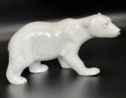 Figurka niedźwiedzia polarnego, porcelana, sygnowana