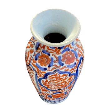 Japanese Imari porcelain vase 19th century