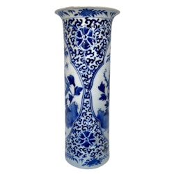 China, Qing dynasty (1644-1912) porcelain vase