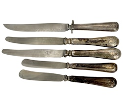 Olika modeller silver knivar med stålblad ca 383 g