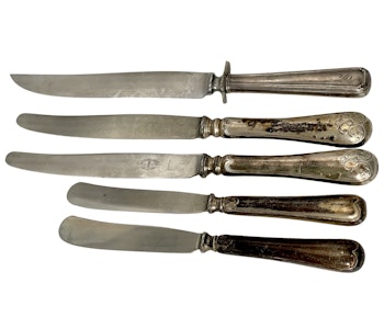 Olika modeller silver knivar med stålblad ca 383 g