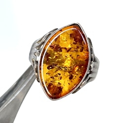 Vintage, natural amber silver ring