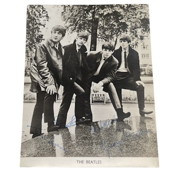 The Beatles - Original topstar porträtt vykort med autografer