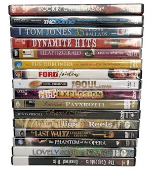 Kokoelma 16 eri musiikki-DVD:tä
