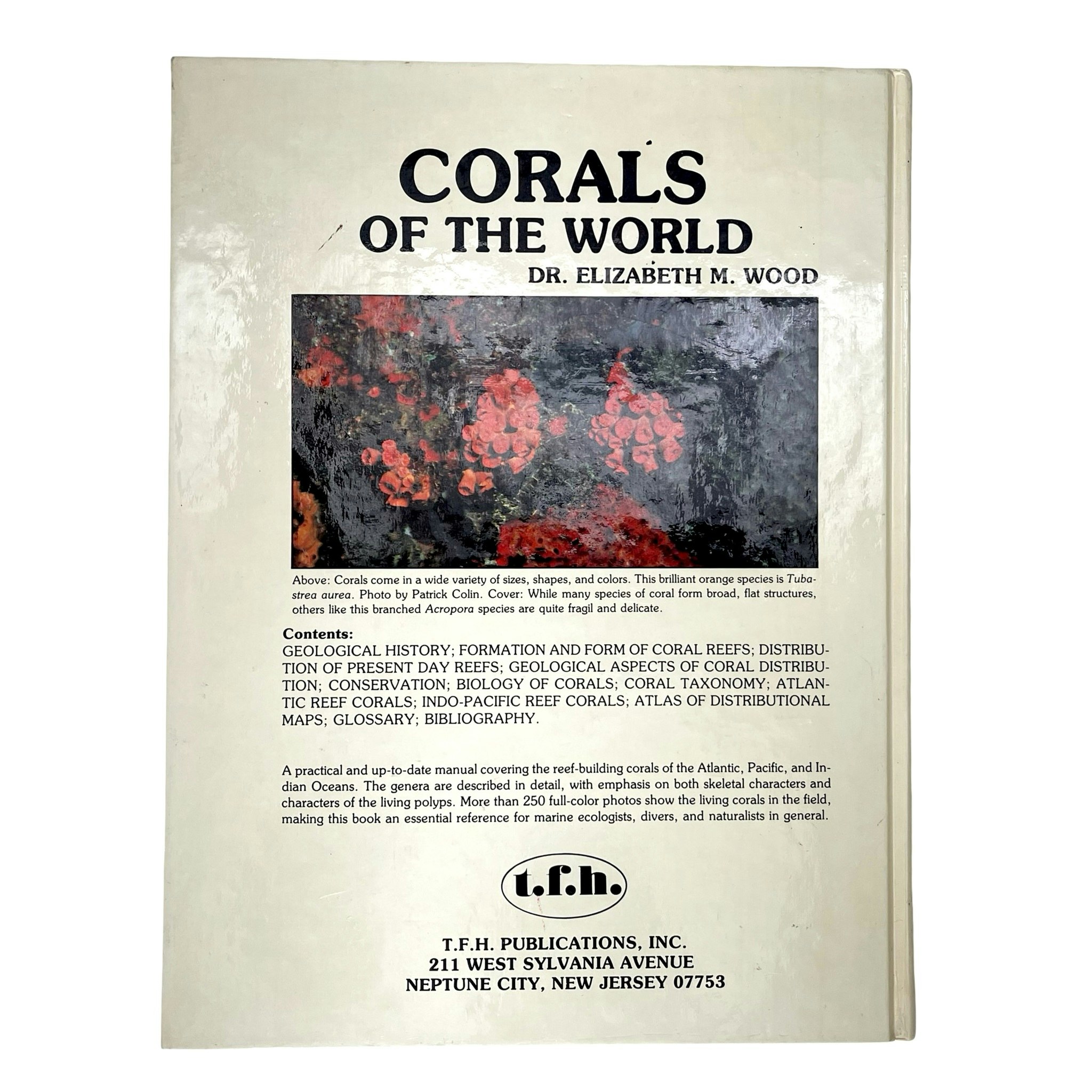 Corales del mundo, Elizabeth M. Wood, texto en inglés.