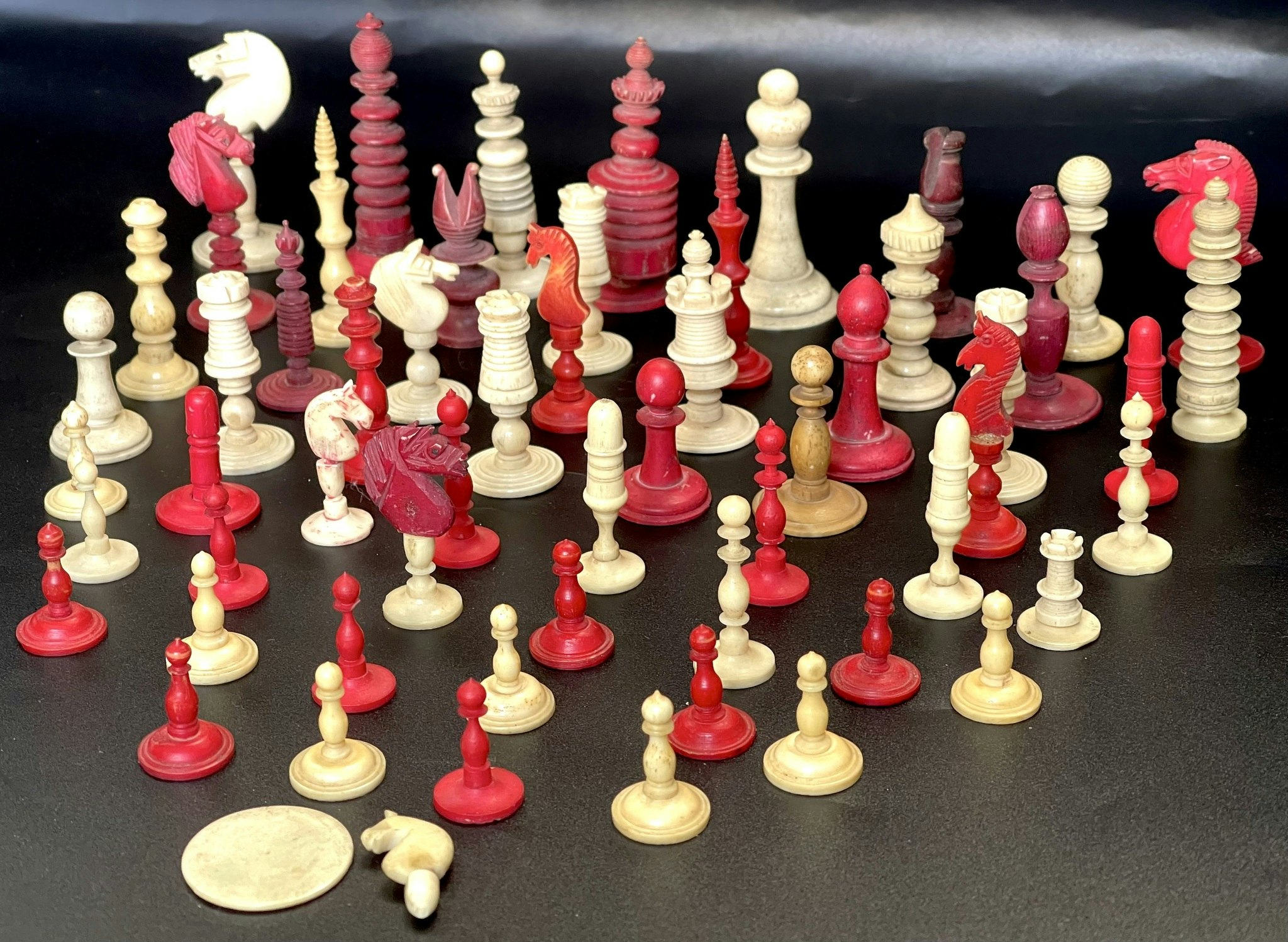 57 pieces, Chess pieces, legs, 19th century.