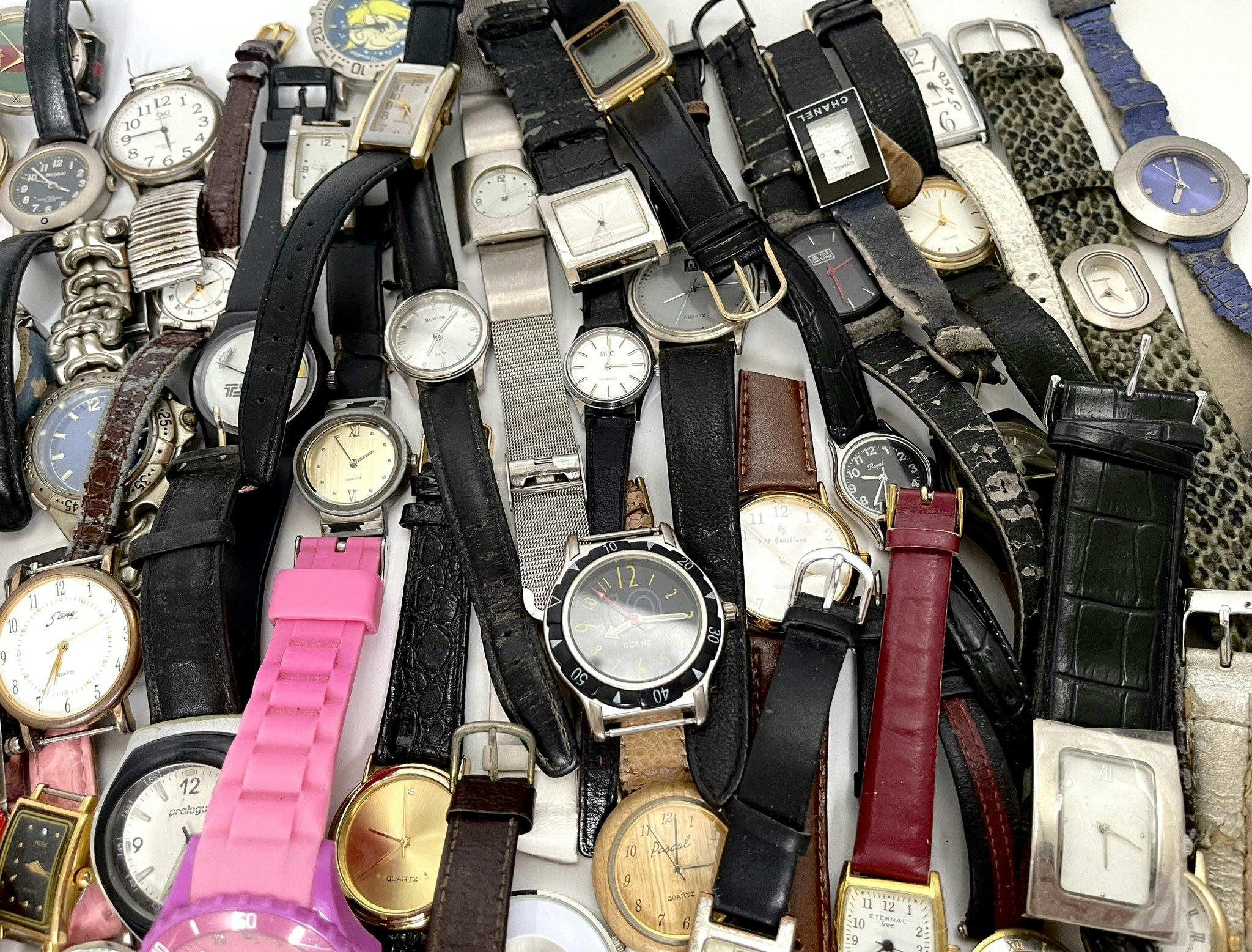 74 st, Parti armbandsur, blandade märken säljes som renoveringsobjekt