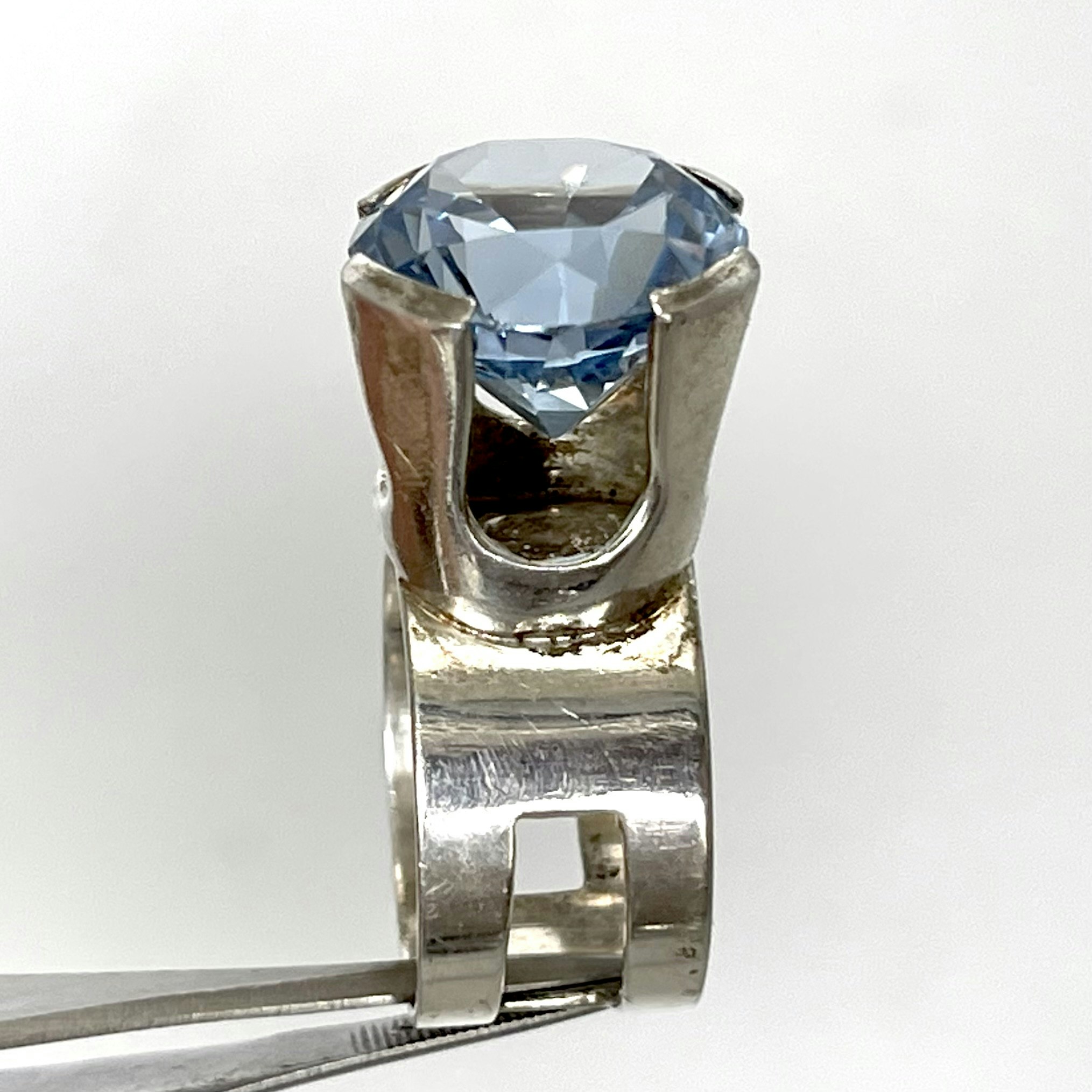 Ring sterling sølv, 1 fasettert Topaz, ca 7 ct