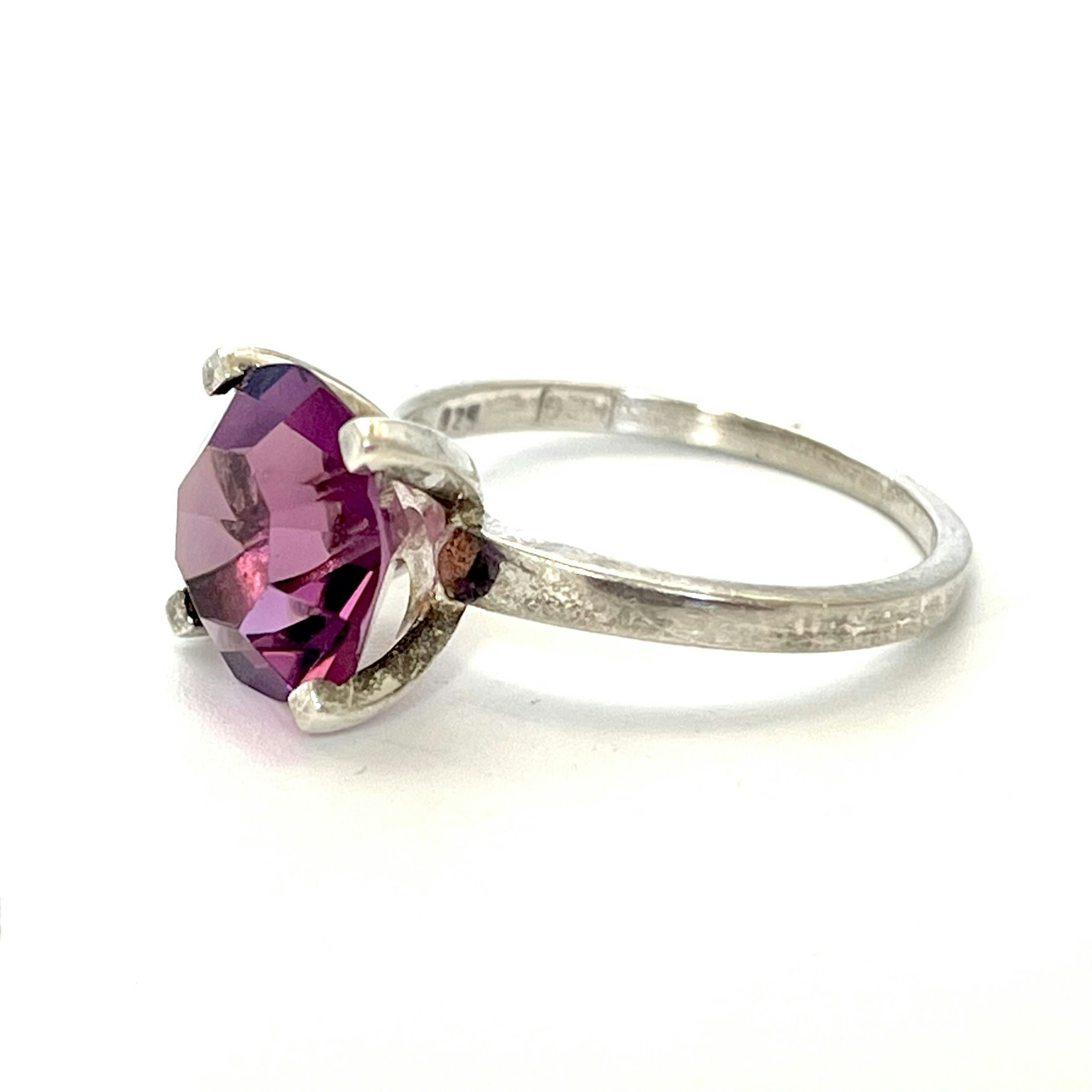 RING, HSG 925 sterling silver, purple stone