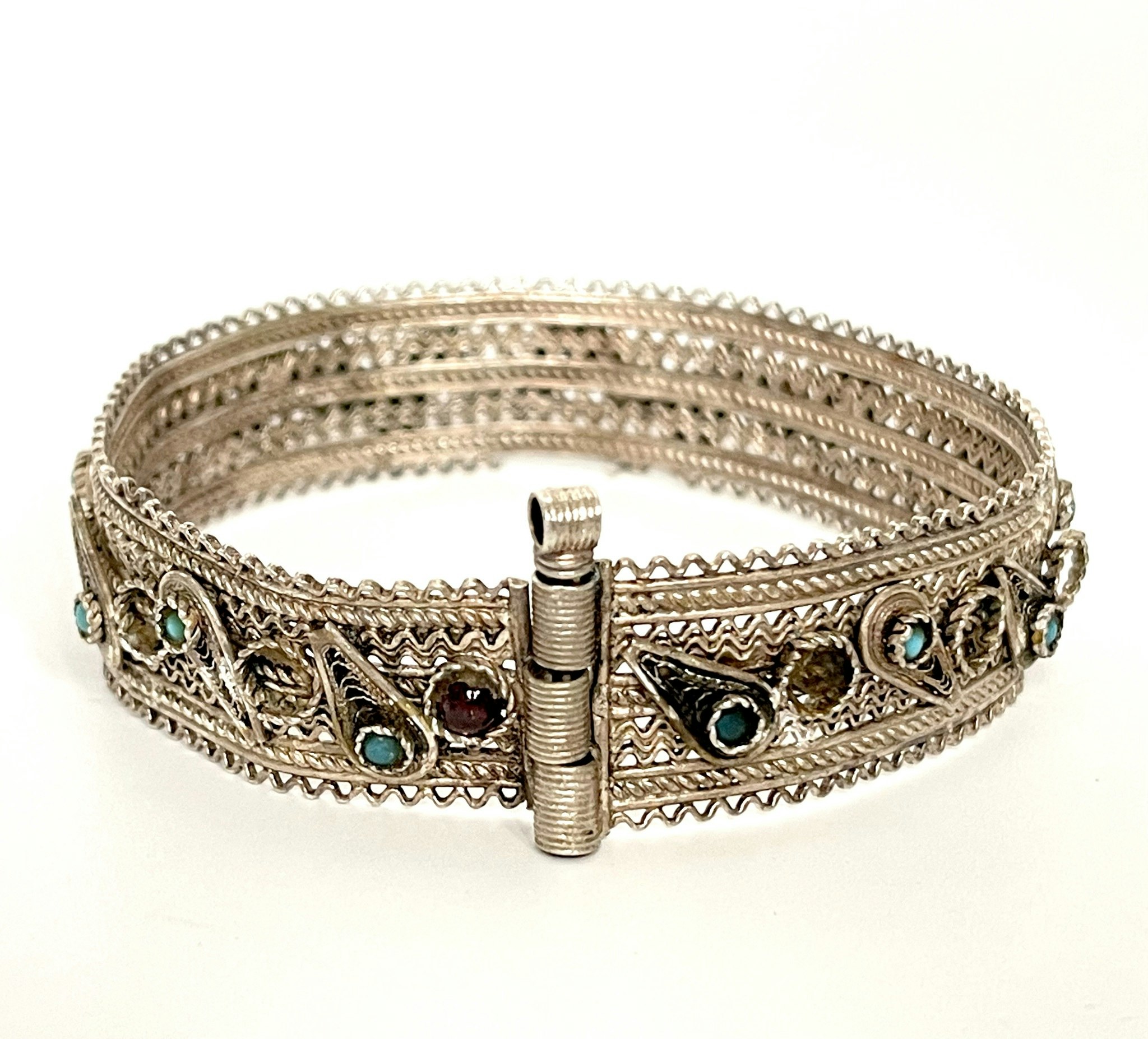 Antik armband, filigranarbete med stenar i äkta silver, stämplad