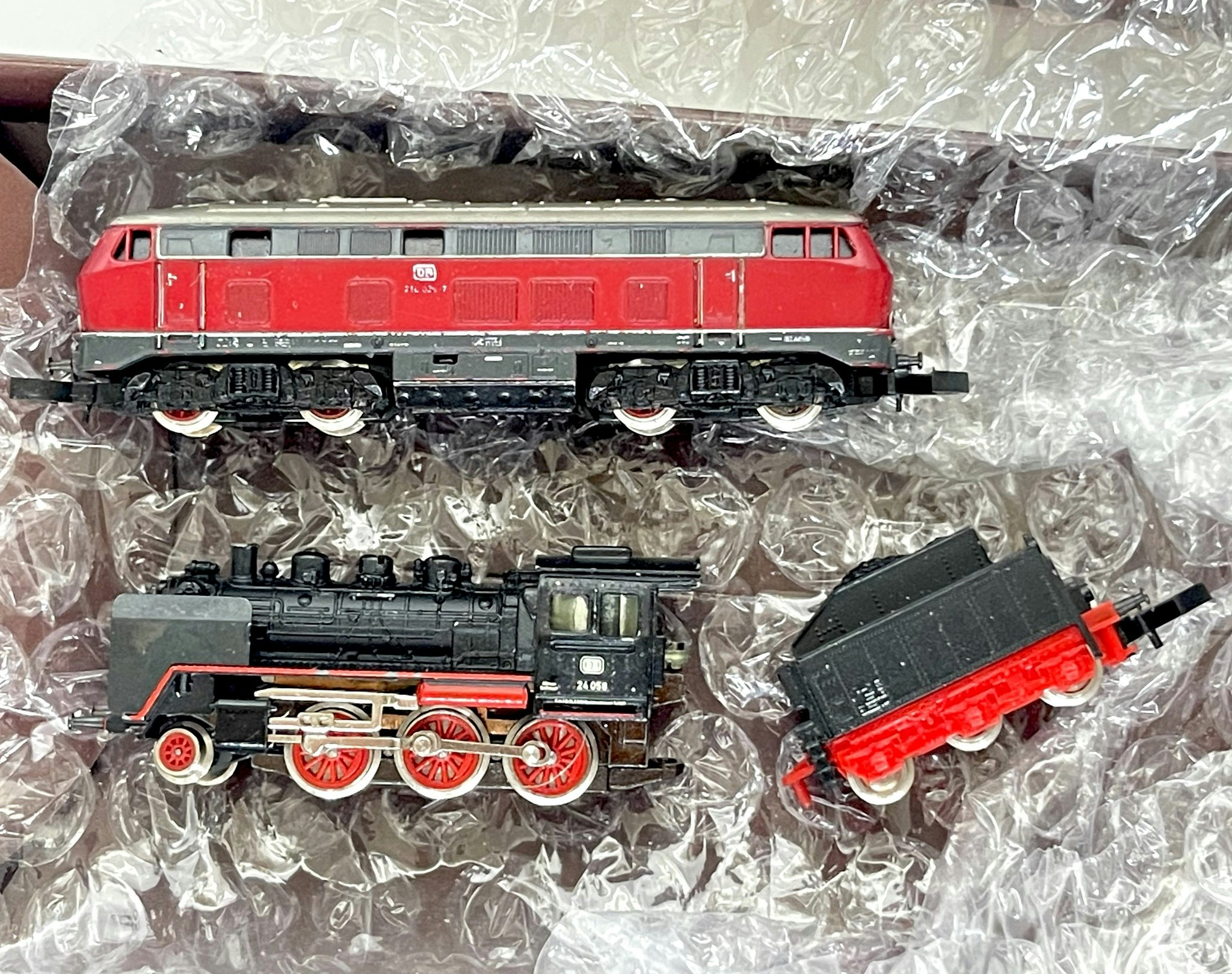 Märklin Z Mini-Club Lokomotiv Med Tender 24 058 & 216 025-7