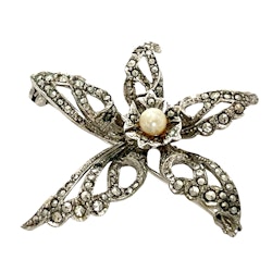 Brosch med pärla och markasiter, ca. 5x5 cm, silver 830 S