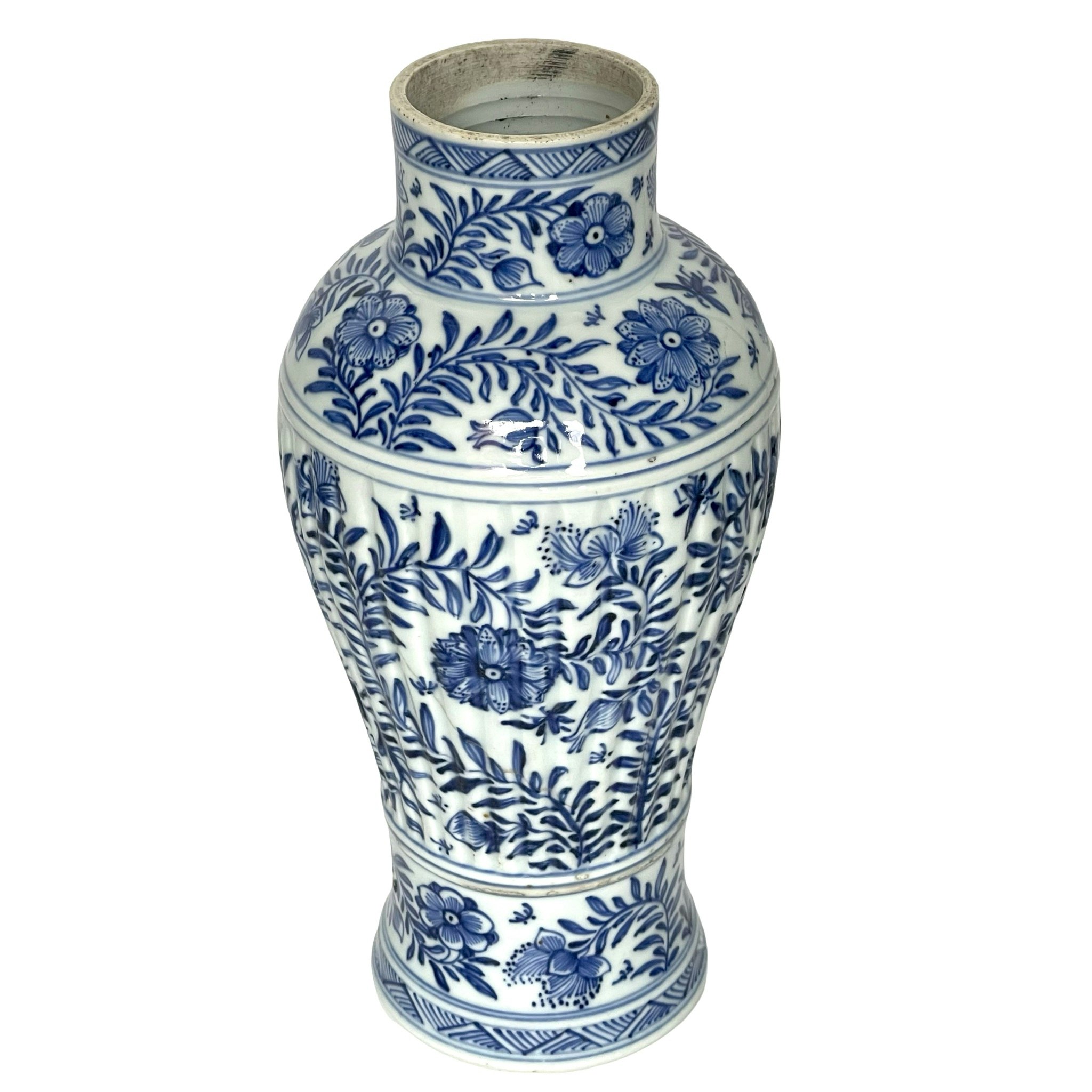 Kinesisk porslin vas, Kangxi period (1662-1722)