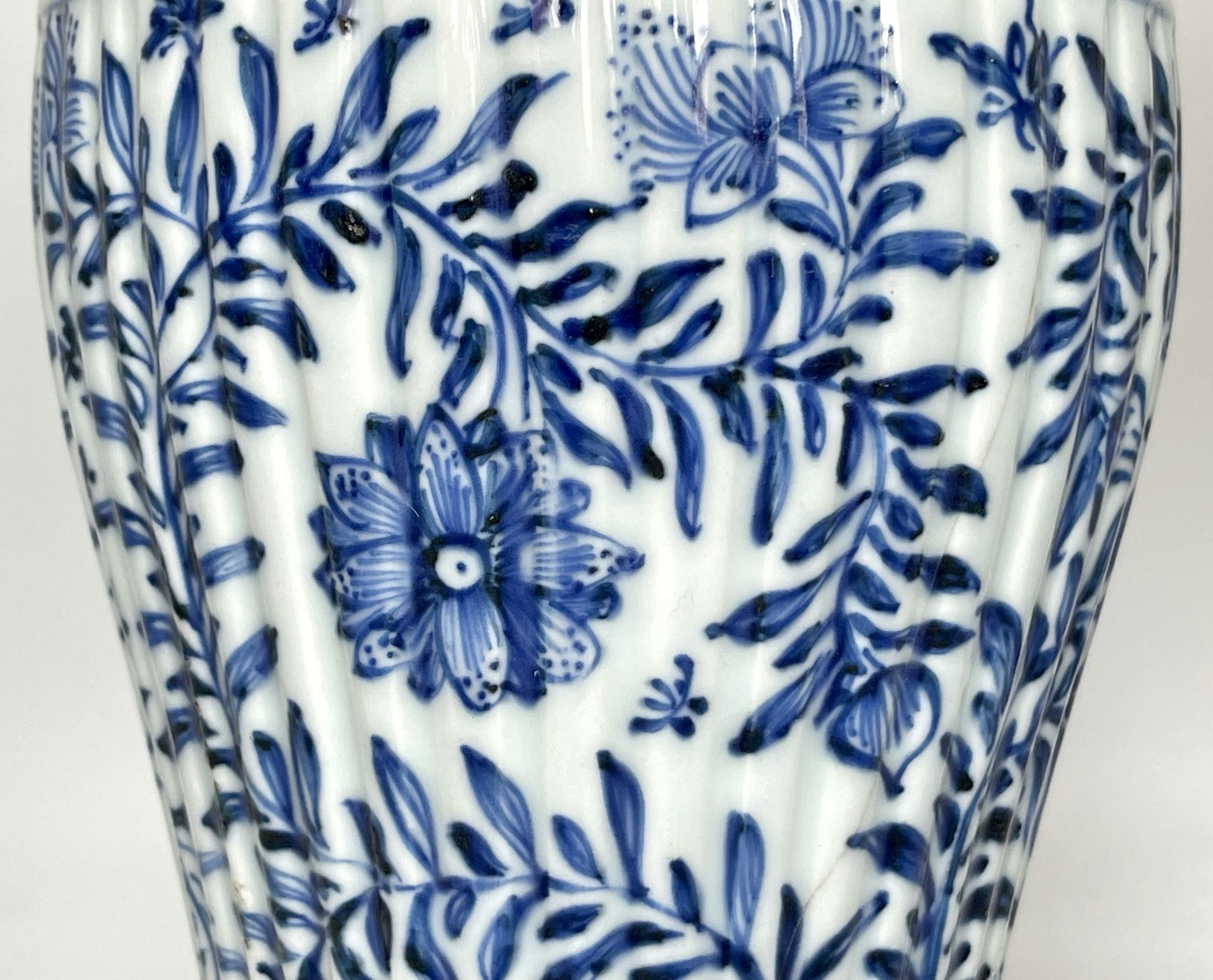 Kinesisk porslin vas, Kangxi period (1662-1722)