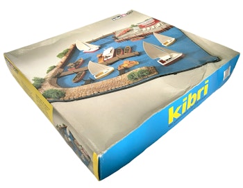 Kibri H0 8267, 8271, 8270 Rakennussarja diorama marine rautatiemalliin
