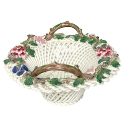 Äldre Dekorativ korg blomkorg i porslin av Crown Staffordshire, England