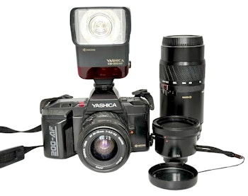 Kamera, Kyocera Yashica med tillbehör